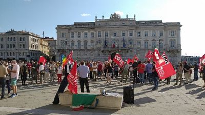 Manifestazione a Trieste, consegnata lettera a Prefetto Manifestazione a Trieste, consegnata lettera a Prefetto