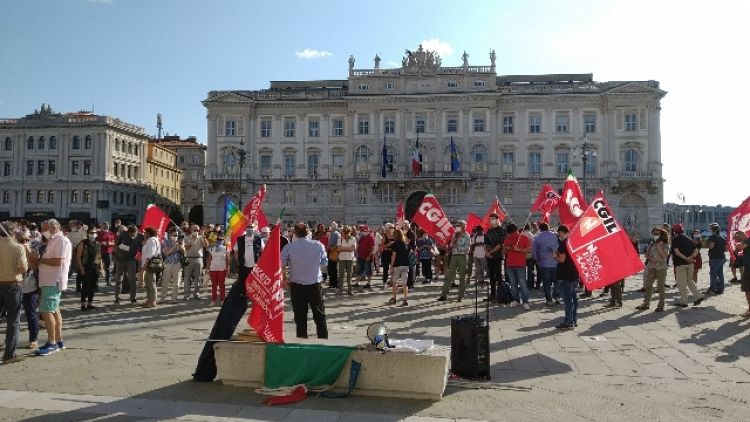 Manifestazione a Trieste, consegnata lettera a Prefetto