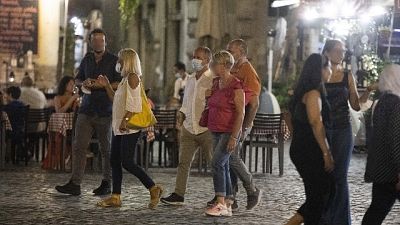 Appello ai giovani, "con Covid non c'è da scherzare" Appello ai giovani, "con Covid non c'è da scherzare"