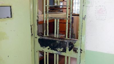 Due detenuti stranieri in attesta giudizio a Crotone, indagine Due detenuti stranieri in attesta giudizio a Crotone, indagine