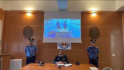 Estirpate due piantiagioni e arrestati i coltivatori-spacciatori Estirpate due piantiagioni e arrestati i coltivatori-spacciatori