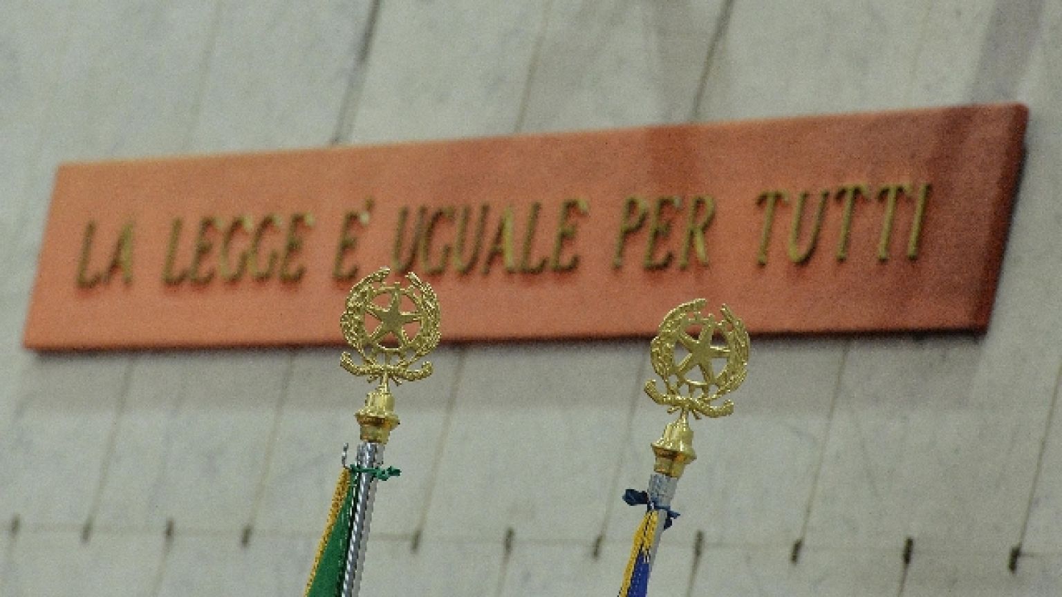 Coinvolti proprietari area, dipendenti comunali e titolari club