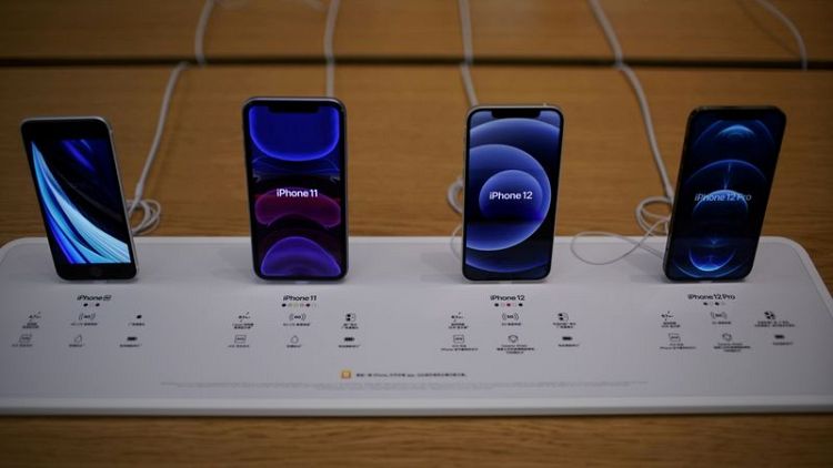 Samsung takes back smartphone crown from Apple; Xiaomi surges