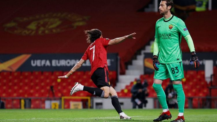Man United arrolla a la Roma en semis Europa League con doblete de Cavani; Villarreal también gana