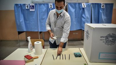 Ieri affluenza al 39,38% per referendum e 41,37% per regionali