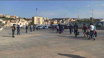 Dovranno stare in sorveglianza sanitaria 14 giorni