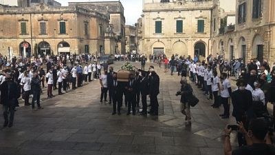 Nel pomeriggio cerimonia per la fidanzata Eleonora a Seclì Nel pomeriggio cerimonia per la fidanzata Eleonora a Seclì