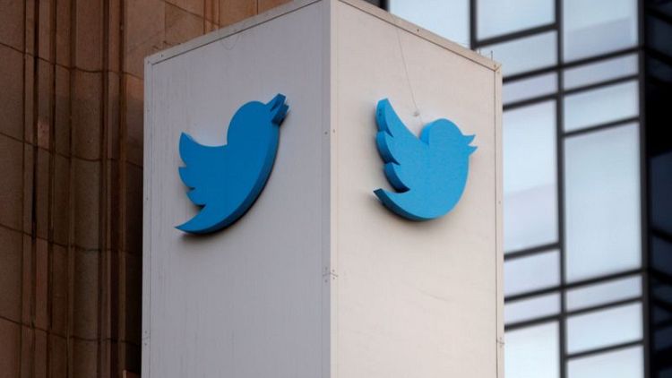Twitter breaks tech's blockbuster streak, shares fall on tepid outlook