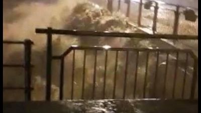 Esonda il Tanaro. Vigili fuoco temono persone bloccate nel Tenda Esonda il Tanaro. Vigili fuoco temono persone bloccate nel Tenda