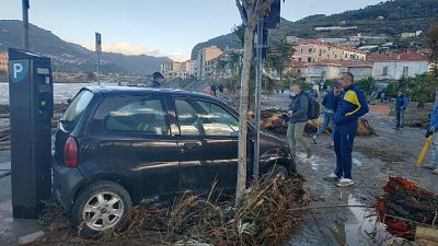 Crollo in tratto vecchia statale 20 e ponte a Vessalico Crollo in tratto vecchia statale 20 e ponte a Vessalico