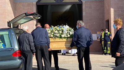 I funerali a Uri (Sassari) tra lo strazio dei genitori I funerali a Uri (Sassari) tra lo strazio dei genitori