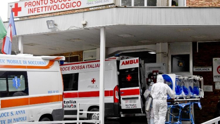 Azienda ospedaliera Napoli, "è giunto in condizioni gravissime"