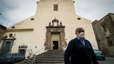 Covid: quasi 6mila casi in un giorno, 41 le vittime Covid: quasi 6mila casi in un giorno, 41 le vittime