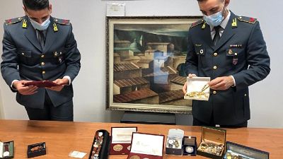 La Finanza sequestra beni a un imprenditore a Sassuolo La Finanza sequestra beni a un imprenditore a Sassuolo