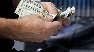 انتعاش إنفاق المستهلكين والدخل بالولايات المتحدة في مارس انتعاش إنفاق المستهلكين والدخل بالولايات المتحدة في مارس
