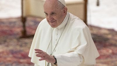 Udienza generale. 'Sono distante ma vicino con il cuore'