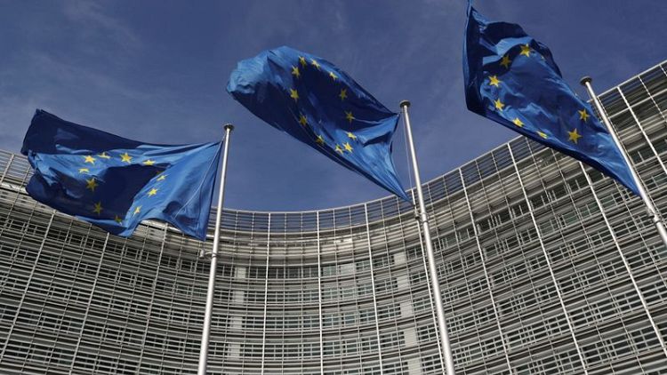 UE busca reducir su dependencia del extranjero en chips y otras cinco áreas: documento