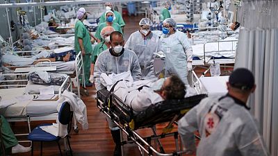 Brasil registra 2.595 nuevas muertes por COVID-19, total decesos suma 403.781 Brasil registra 2.595 nuevas muertes por COVID-19, total decesos suma 403.781