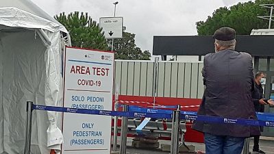 Morti sono 217. Terapie intensive +115, quasi 16 mila ricoverati Morti sono 217. Terapie intensive +115, quasi 16 mila ricoverati