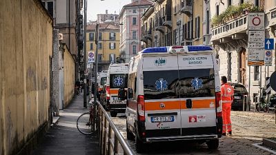 Raggiunto da una lama al torace, assisteva a incontro a Milano Raggiunto da una lama al torace, assisteva a incontro a Milano