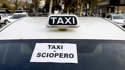 'Circolano solo vetture per servizi sociali' 'Circolano solo vetture per servizi sociali'