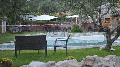 Due fratelli e titolari resort dove venne trovata senza vita Due fratelli e titolari resort dove venne trovata senza vita