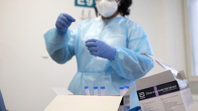 Cala invece lievemente il numero dei nuovi contagi Cala invece lievemente il numero dei nuovi contagi