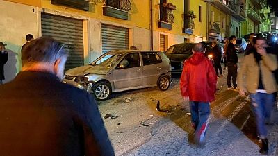 Danneggiate l'utilitaria e altre due vetture. Nessun ferito Danneggiate l'utilitaria e altre due vetture. Nessun ferito