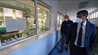 Sindaco Bari, 'torniamo comunità per risvegliarci da incubo' Sindaco Bari, 'torniamo comunità per risvegliarci da incubo'