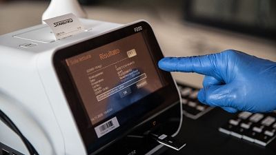 227.695 tamponi effettuati, oltre 27 mila in meno di ieri 227.695 tamponi effettuati, oltre 27 mila in meno di ieri