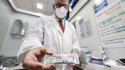 Stabile incidenza postivi-tamponi, è al 14,6% Stabile incidenza postivi-tamponi, è al 14,6%