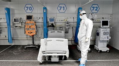 Incidenza positivi-test torna a salire, è al 15,6% Incidenza positivi-test torna a salire, è al 15,6%