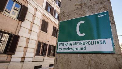 Utenti, bus pieni e distanziamento addio. Atac, aperta inchiesta Utenti, bus pieni e distanziamento addio. Atac, aperta inchiesta