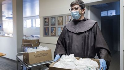 'Operazione pane', 15 realtà distribuiscono 36mila pasti al mese 'Operazione pane', 15 realtà distribuiscono 36mila pasti al mese