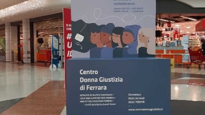 A Ferrara all'ipercoop espositori anche per denunciare A Ferrara all'ipercoop espositori anche per denunciare