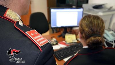 A Senigallia. Bloccato da Cc a scuola ragazzino per resistenza A Senigallia. Bloccato da Cc a scuola ragazzino per resistenza