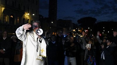 In corso anche lo sgombero del Nuovo Cinema Palazzo In corso anche lo sgombero del Nuovo Cinema Palazzo