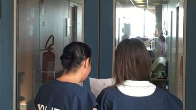 Operazione coordinata dalla Dda, associazione mafiosa e droga