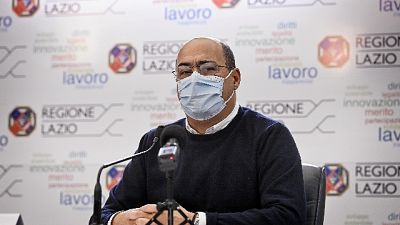 Per le Feste natalizie attenzione agli assembramenti Per le Feste natalizie attenzione agli assembramenti