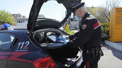 L'uomo aveva 71 anni e stava lavorando a bordo del mezzo L'uomo aveva 71 anni e stava lavorando a bordo del mezzo