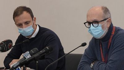 Ma non è "libera tutti". Su vaccini "manca ok Ema" Ma non è "libera tutti". Su vaccini "manca ok Ema"