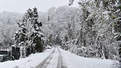 Tornava a casa a piedi dal lavoro Tornava a casa a piedi dal lavoro