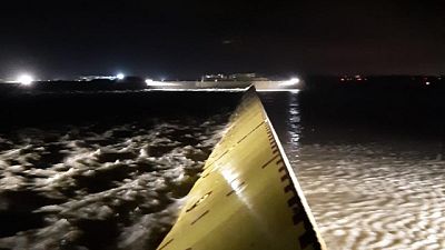 Paratoie alzate alle ore 4.15, erano previsti 135 centimetri Paratoie alzate alle ore 4.15, erano previsti 135 centimetri