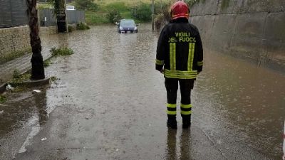 Situazione più critica a Reggio, decine interventi vigili fuoco Situazione più critica a Reggio, decine interventi vigili fuoco