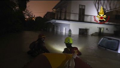 In due abitati l'acqua ha raggiunto il metro d'altezza In due abitati l'acqua ha raggiunto il metro d'altezza