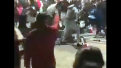 Si stringe cerchio attorno ad aggressori, rischiano denuncia Si stringe cerchio attorno ad aggressori, rischiano denuncia