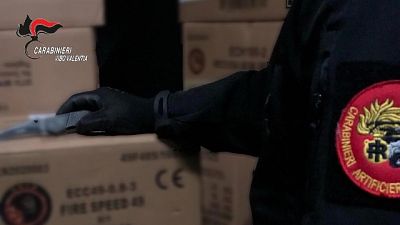 Materiale era in un magazzino, denunciata una donna Materiale era in un magazzino, denunciata una donna