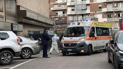 A Napoli, per una mancata precedenza. Polizia denuncia 3 giovani A Napoli, per una mancata precedenza. Polizia denuncia 3 giovani