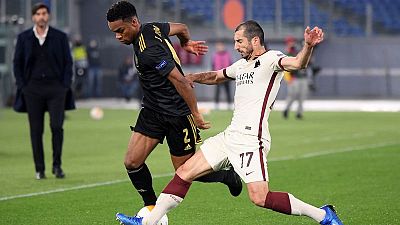 أياكس يتوج بطلا للدوري الهولندي بعد سحق إمين أياكس يتوج بطلا للدوري الهولندي بعد سحق إمين