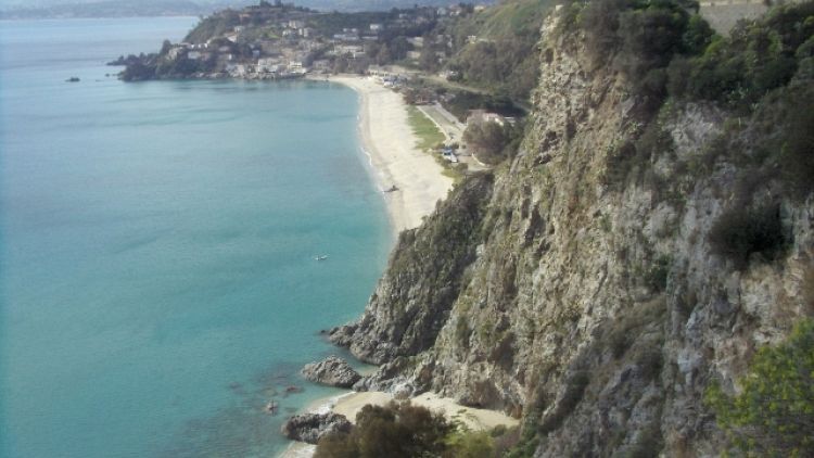 In nota località turistica Calabria per pm 'ecomostro diffuso'